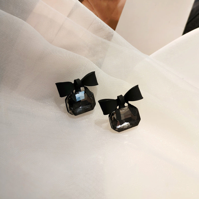 Black Earrings Personalized Matte Bow Earrings Niche Short Earrings Women