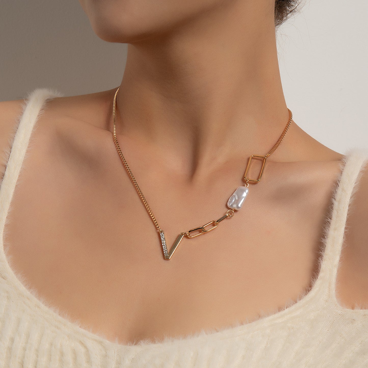 Geometric Hollow Box Pearl Necklace Women