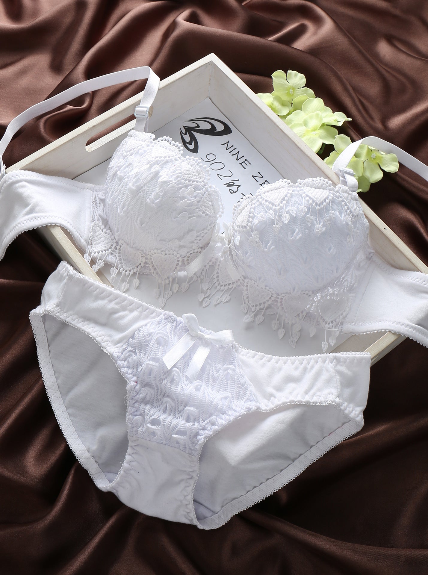 Sexy lace gathered bra set