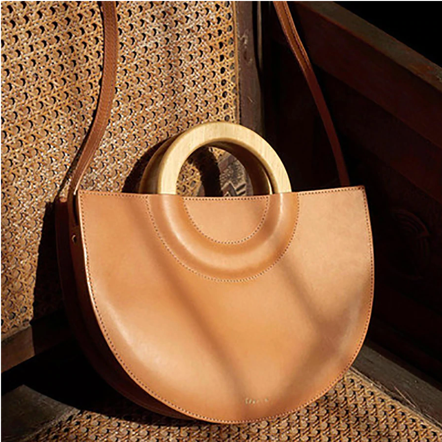 Wooden handle fan bag