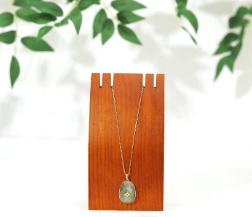 Women Oval Jade Copper Bound Necklace