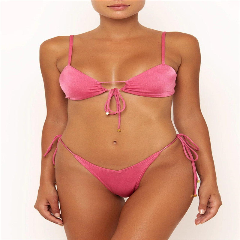 Split bikini with solid color strap