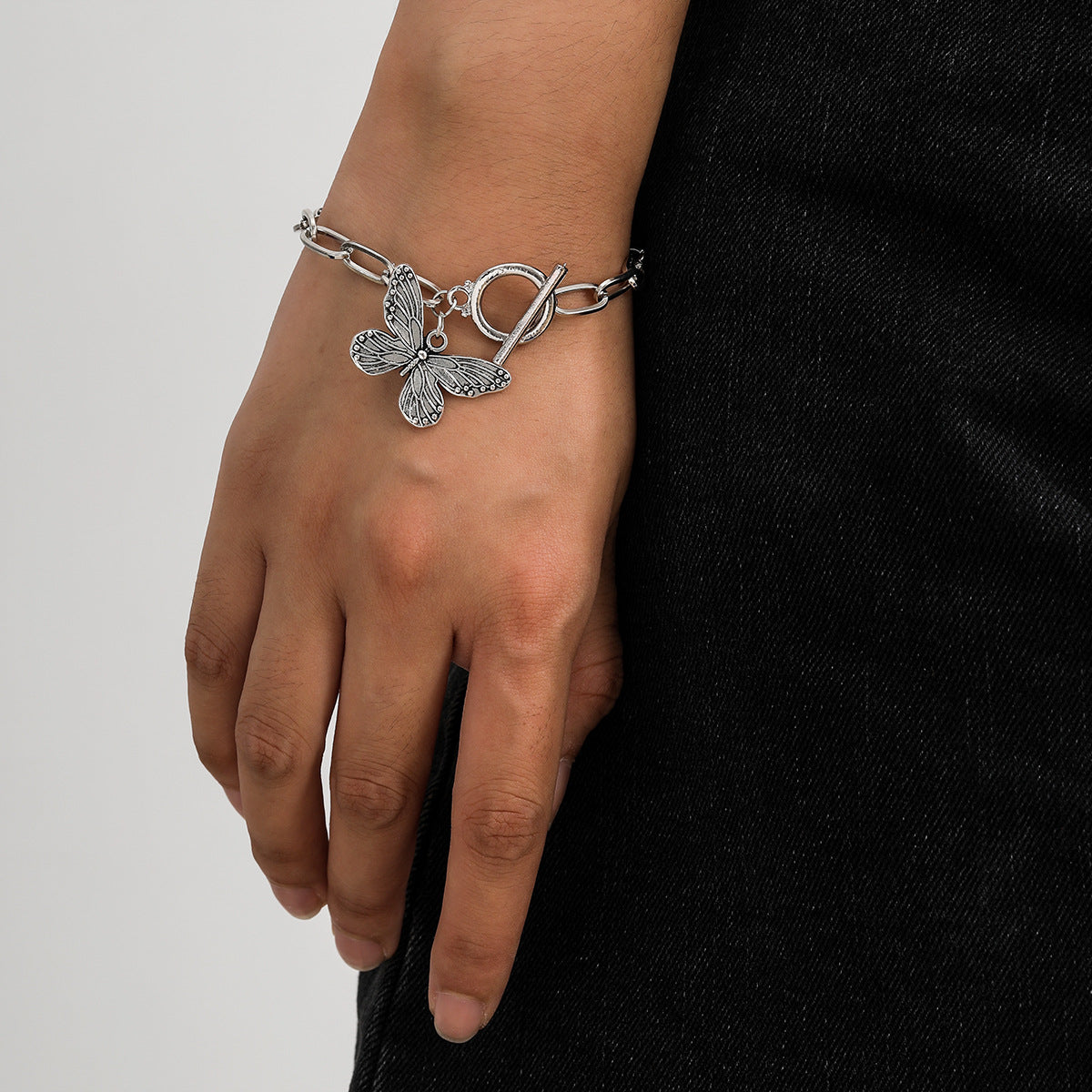 Retro Simple Alloy Butterfly Bracelet Women