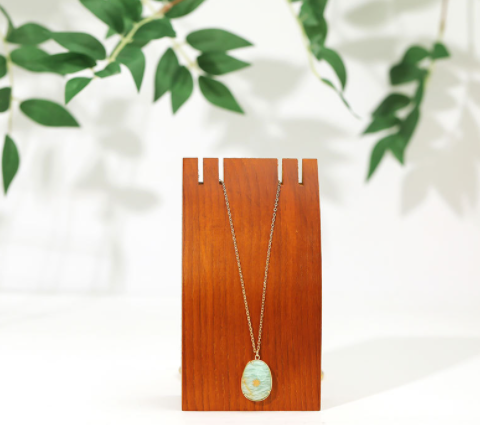 Women Oval Jade Copper Bound Necklace