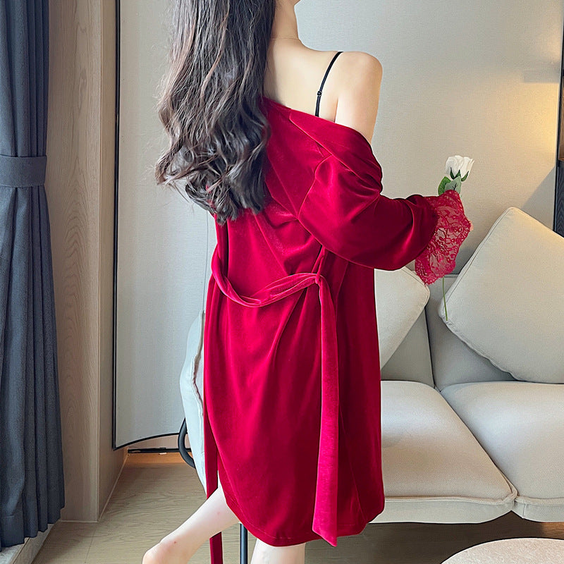 Gold Velvet Pajamas Women's Nightdress With Chest Pad Lace Long-sleeved Nightgown Homewear