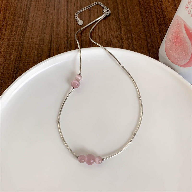 Women Peach Bead Necklace Is Fashionable